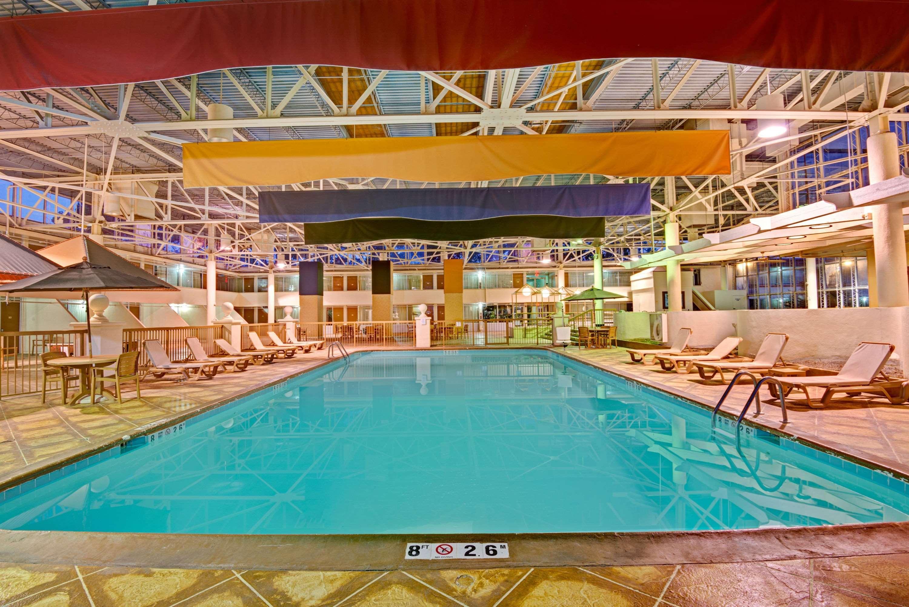 Days Inn By Wyndham Montgomery Near Aum Exterior foto