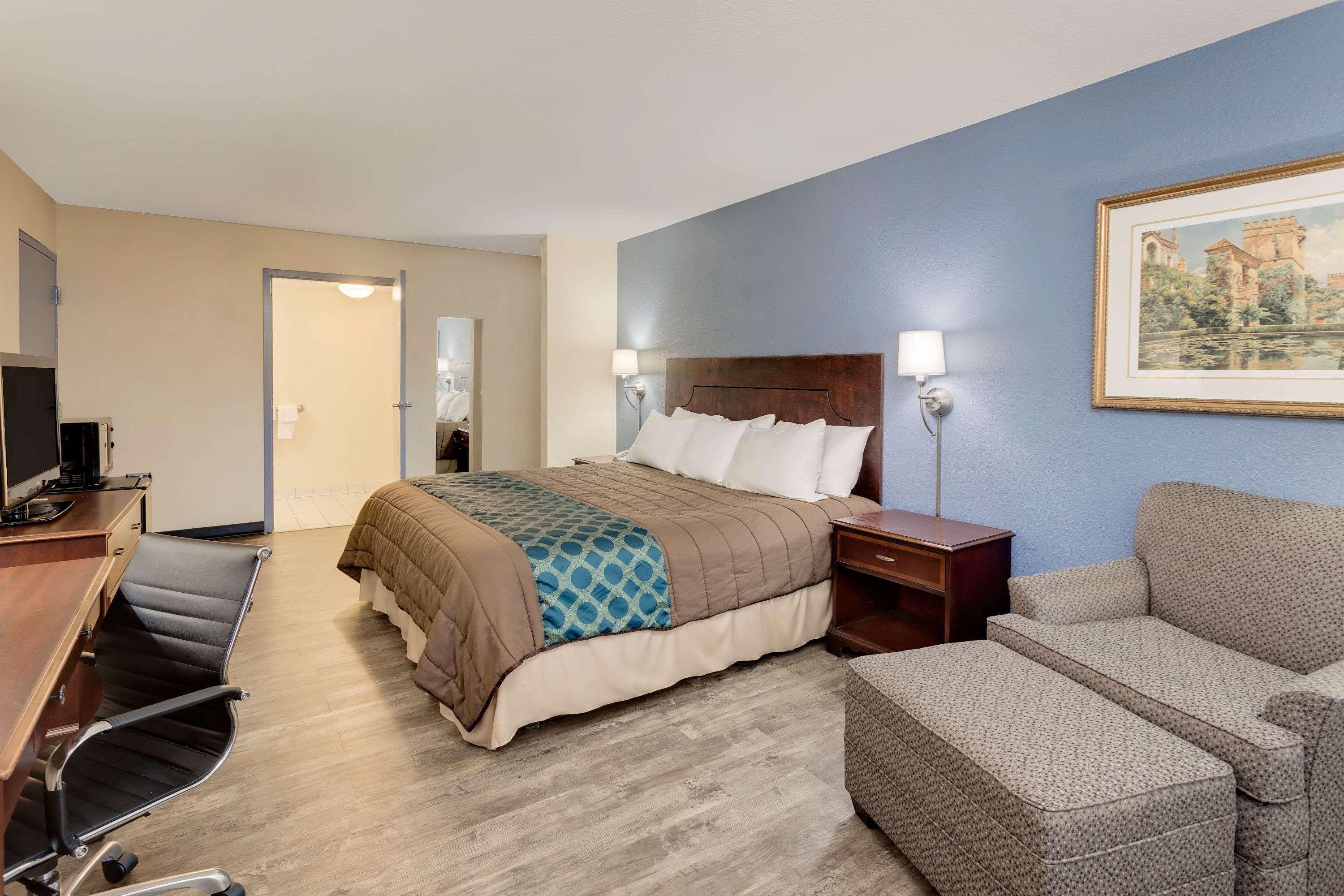 Days Inn By Wyndham Montgomery Near Aum Exterior foto